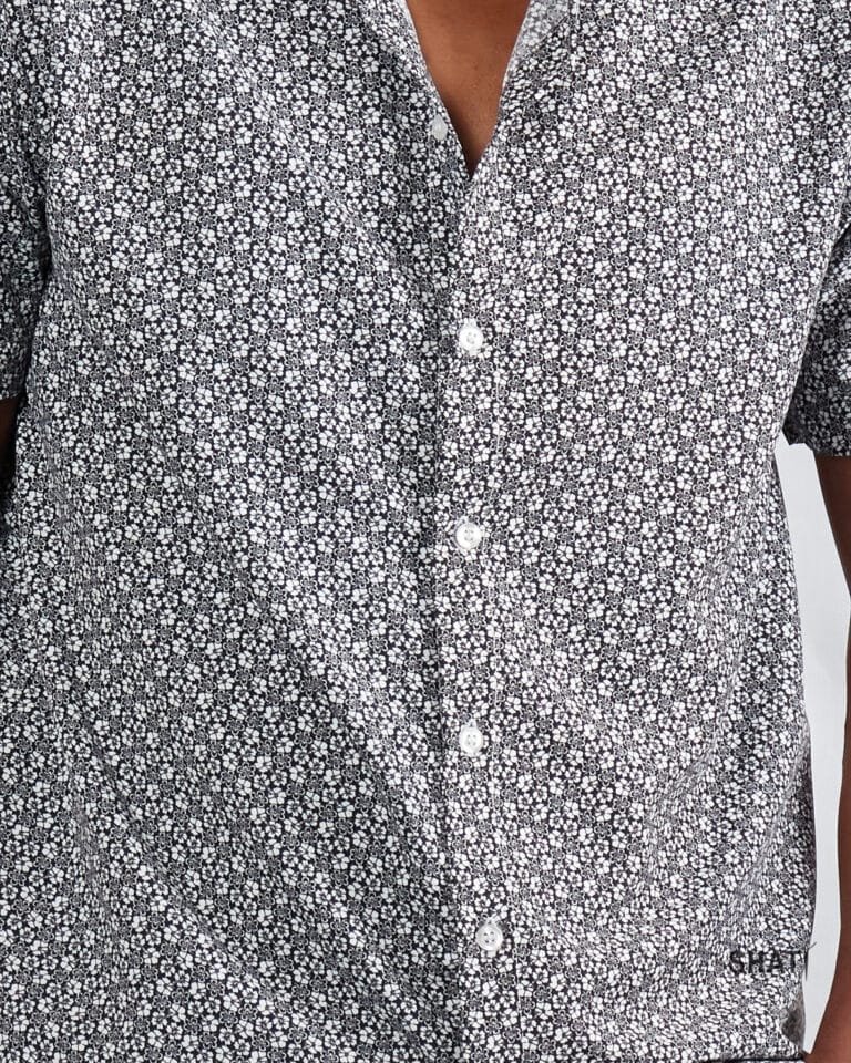Modern Black & White Floral Print Short Sleeve Mens Shirt with Chinese Collar - Image 4