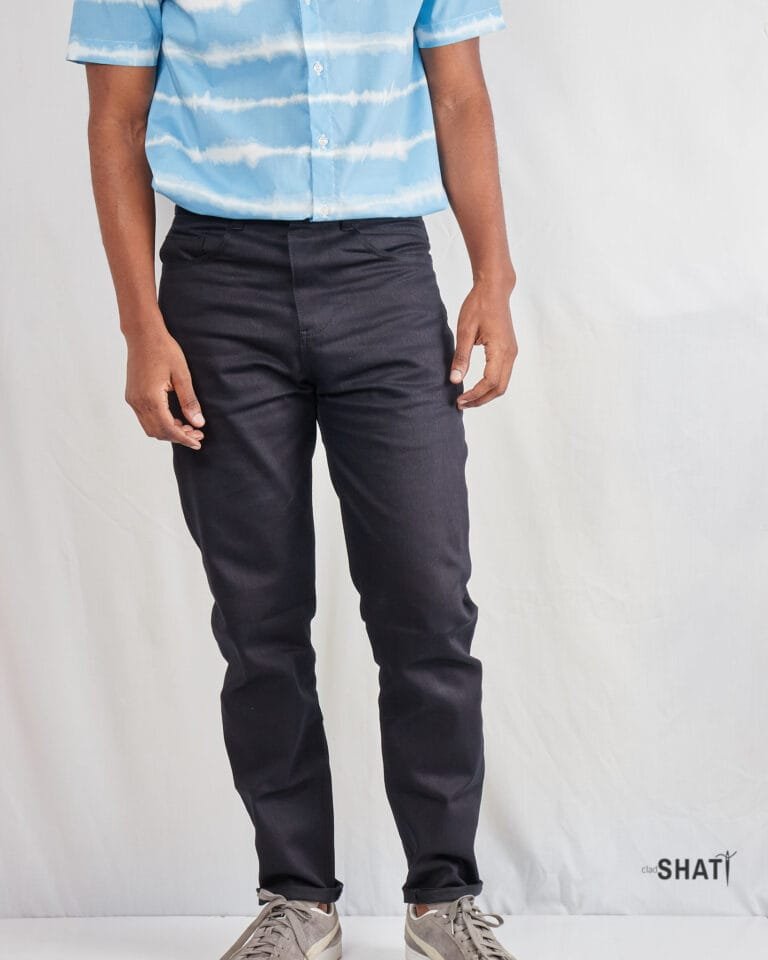 Classic Black Jeans Are a Wardrobe Staple - Image 4