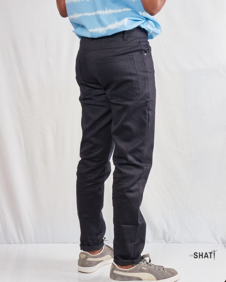 Classic Black Jeans Are a Wardrobe Staple - Image 2